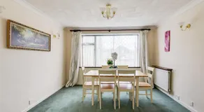 Kidlington 3 BR House with parking & large garden - Image 2
