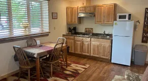 Creekside Downtown Vacation Suites, Only Adults 25 or older - Image 5