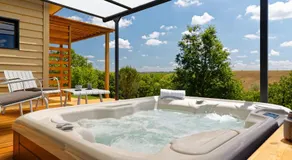Chalet de charme climatisé, son Jacuzzi - SPA privatif et la piscine de la Maison Bleue du Gers - Image 3