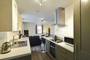 Swindon Swan Place by Viridan Apartments - Image 3