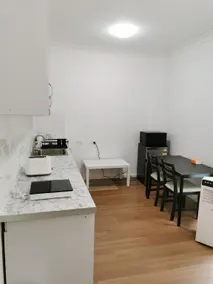 1 bedroom guesthouse close 2Train&Westfield - Image 5
