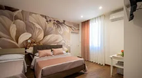 Carlo's Luxury Villa - Image 2