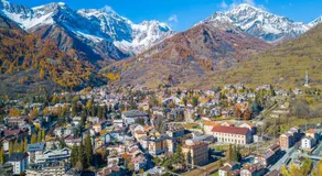 Gleise Lodge apartment with Balcony & Views - Happy Rentals - Image 3
