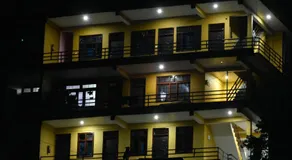 B2 Guest House - Image 5