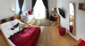 Viktoria Lodge Bed and Breakfast - Image 2