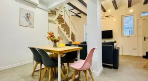 Design & Stylish House in the CENTER of Valencia - Image 4