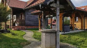 Wood & Hills Heritage Retreat with Private Spa - Image 4