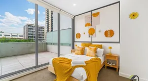 Waterloo Shopping and Entertainment Apartment - Image 2