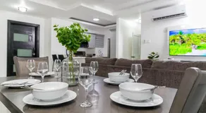 Choose To Be Happy at Twenty 2A 2-Bedroom w Pool - Image 4
