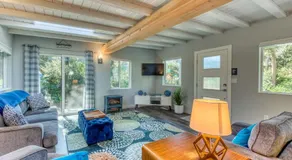 Stunning new home with furnished deck & easy beach access - Image 3