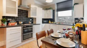 Albert Road Apartments Flat 2 - Image 3