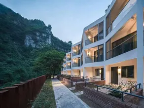 809 micro Resort Town Hotel - Image 5