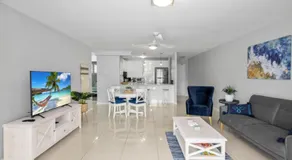 Water Views with a Splash of Luxury - Image 2