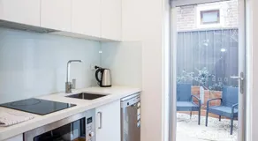 Esperanza Gardens - A Stylish Victorian Studio - Image 5