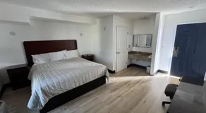 Stallion Inn Motel - Image 3