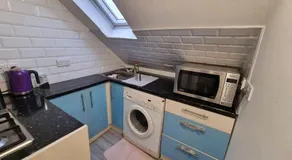 Studio flat, Heathrow, Free parking, Netflix - Image 3