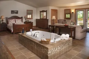 Lake Orchard Farm Retreat - Image 2