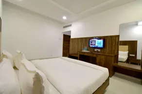 Hotel Dwarka Park - Image 4