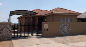 Rhino House with 3 bedrooms next to Pilanesberg and Sun City - Image 5
