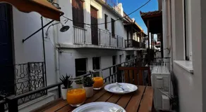 Orfeas Luxury Rooms & Studio - Image 3