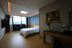 Jeju Line Hotel - Image 4