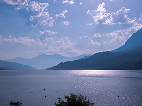 Apartment on Lake Serre-poncon With Pool - Image 3
