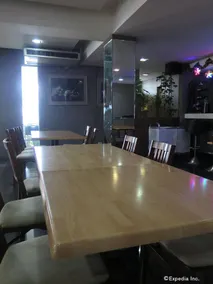 Elegant Circle Inn - Image 4