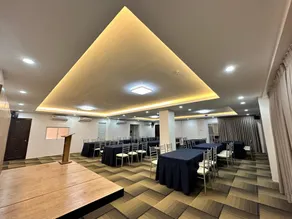 Sebastien Hotel - Image 4