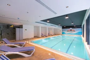 Modern 2BR with Gym and Pool - Image 4