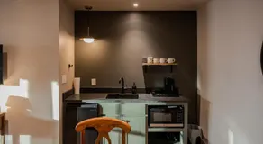 Gloria Inn - Unit 6 - Image 3