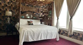 Bisbee Grand Hotel, Saloon, and Music Venue - Image 2