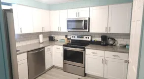 Blue Horizon Lake House - Renovated 3BR 2BA on the Beach - Image 3