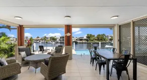 Bribie Bliss: Luxe Canal Living - Image 3