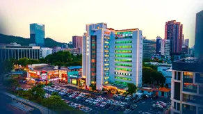 Greenery Hotel - Image 2