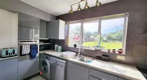 5 Bedroom villa, Oxford, 4-Free Parking spaces, WiFi, Garden, Spacious - Image 4