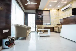 OYO Hotel Orange Lily - Image 4