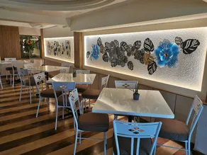 Crown Hotel - Image 5