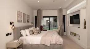 Moseley Luxury Stay - Image 2