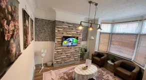 Rose Cozy House - Image 2