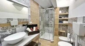 Luxury Tugurio - Image 2