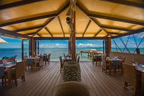 Coco de Mer Hotel and Black Parrot Suites - Image 3