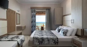 House Kostas on the beach - Image 2