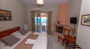 Over Sea Rooms & Villas - Image 2