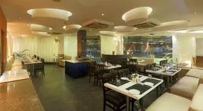 Airport Hotel Le Seasons New Delhi - Image 2