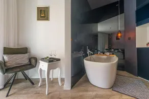 The Well Luxury Rooms - Image 3
