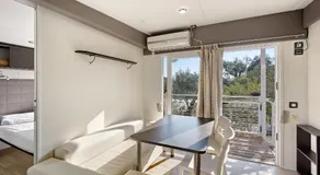 \"Mobile Home Next 229\" avec piscine, jardin et Wi-Fi - Image 2