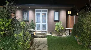 Modern 1 bed suite in guest house private garden - Image 4