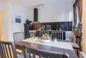 Cosy 2-room Apartment in urban location - Image 4