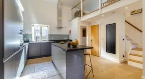Stunning Barn with Hot Tub on a Secluded Farm - Image 4