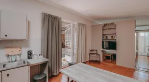 Cosy Cottages Guesthouse - Image 2
